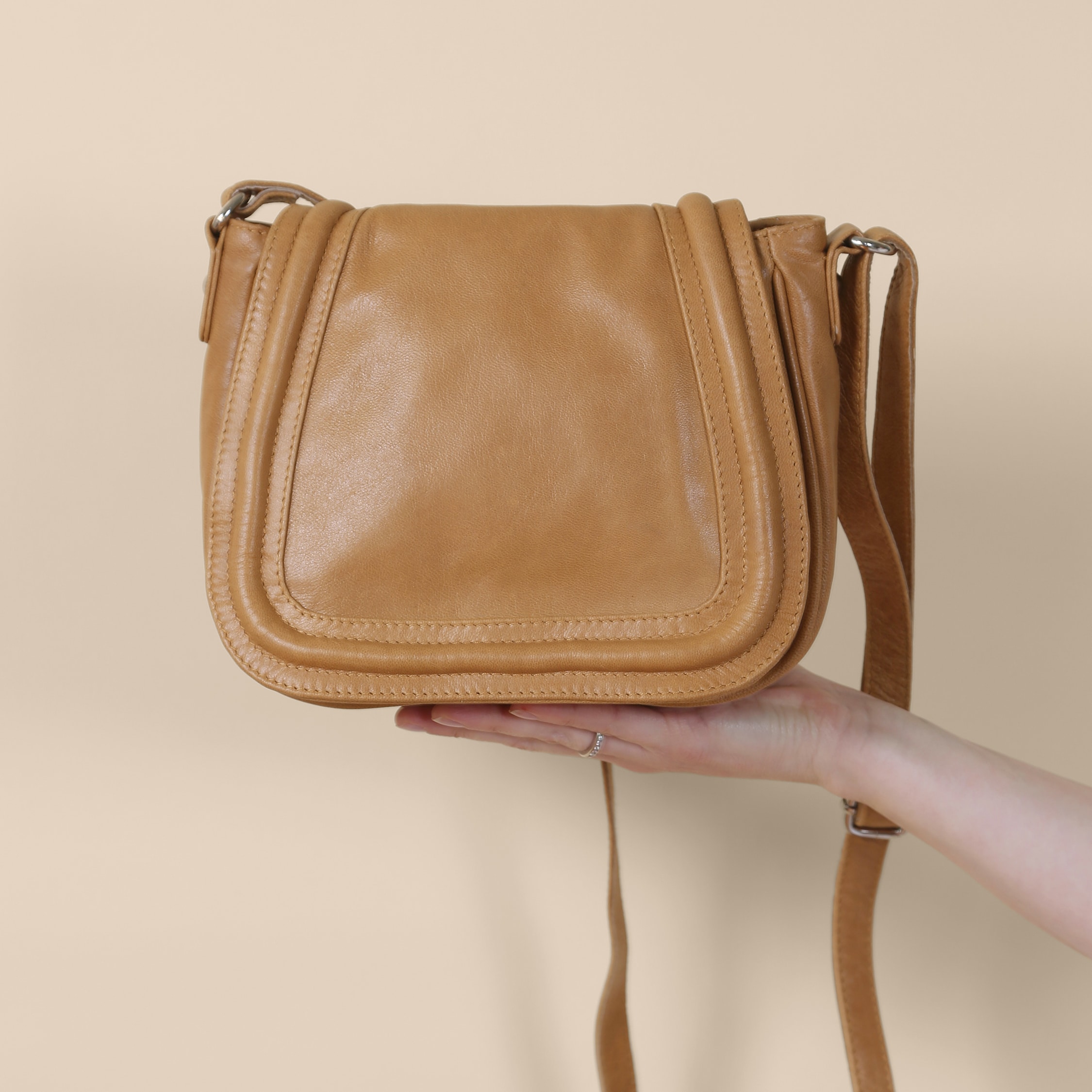 Brooklyn Shoulder Bag in Honey – Sisken
